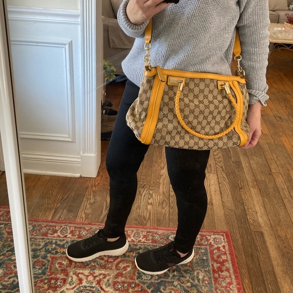 Gucci Bella cloth and Leather bag with Crossbody Strap - Picture 14 of 14